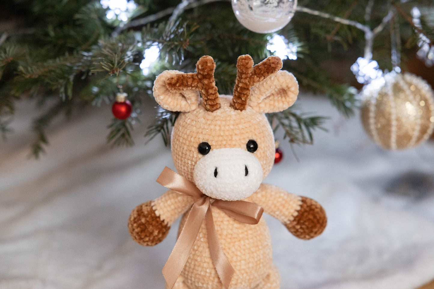 crochet deer pattern, plushie deer pattern, Christmas decor, charm Christmas decor, Christmas gift