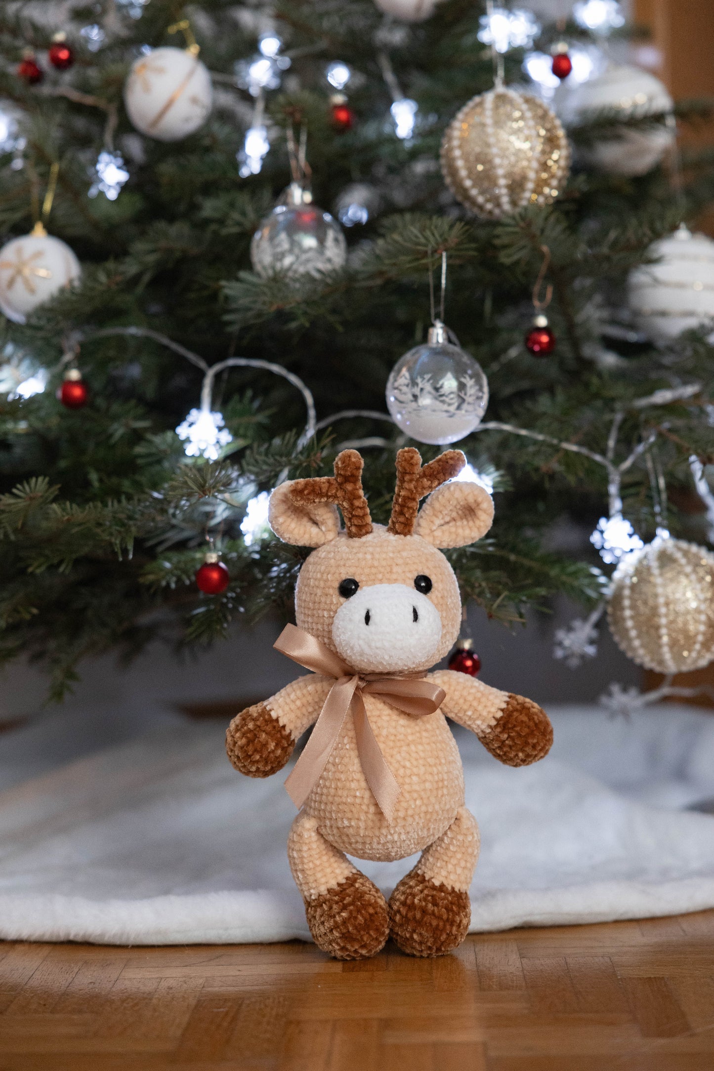 crochet deer pattern, plushie deer pattern, Christmas decor, charm Christmas decor, Christmas gift