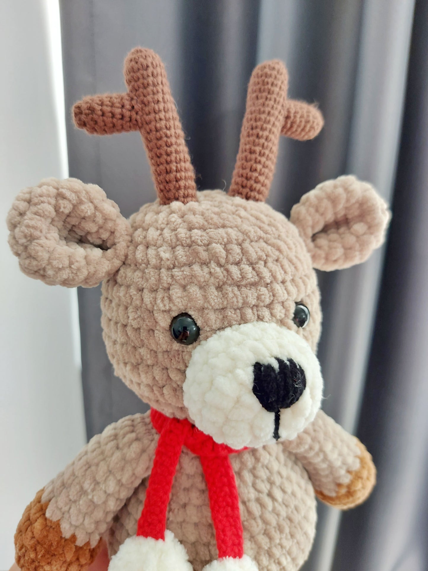 crochet deer in red scarf pattern, Christmas deer toy patern, Christmas decor, charm Christmas, Christmas gift for baby, gift for teachers